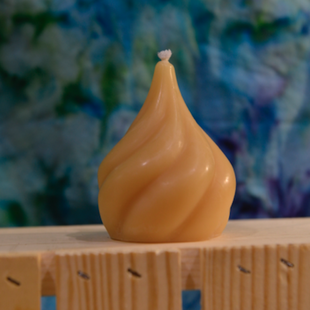 Joan's Beeswax Spiral Teardrop Candle